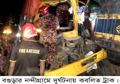 নন্দীগ্রামে ২ ট্রাকের সংঘর্ষে অল্পের জন্য রক্ষা পেলো চালক